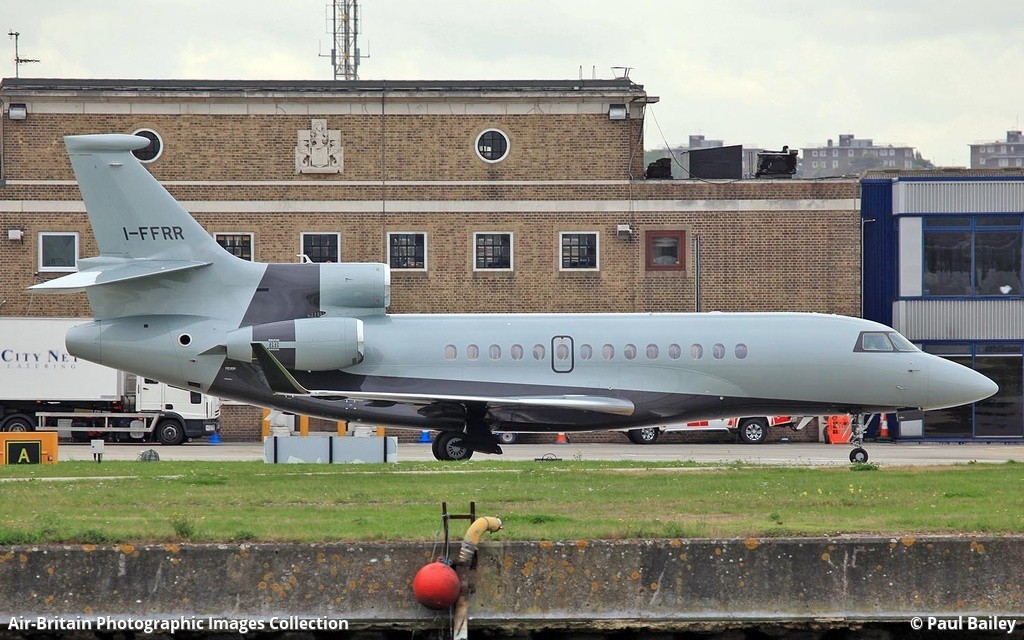 Jet privado OE-LRR Dassault Falcon 7X Renzo Rosso