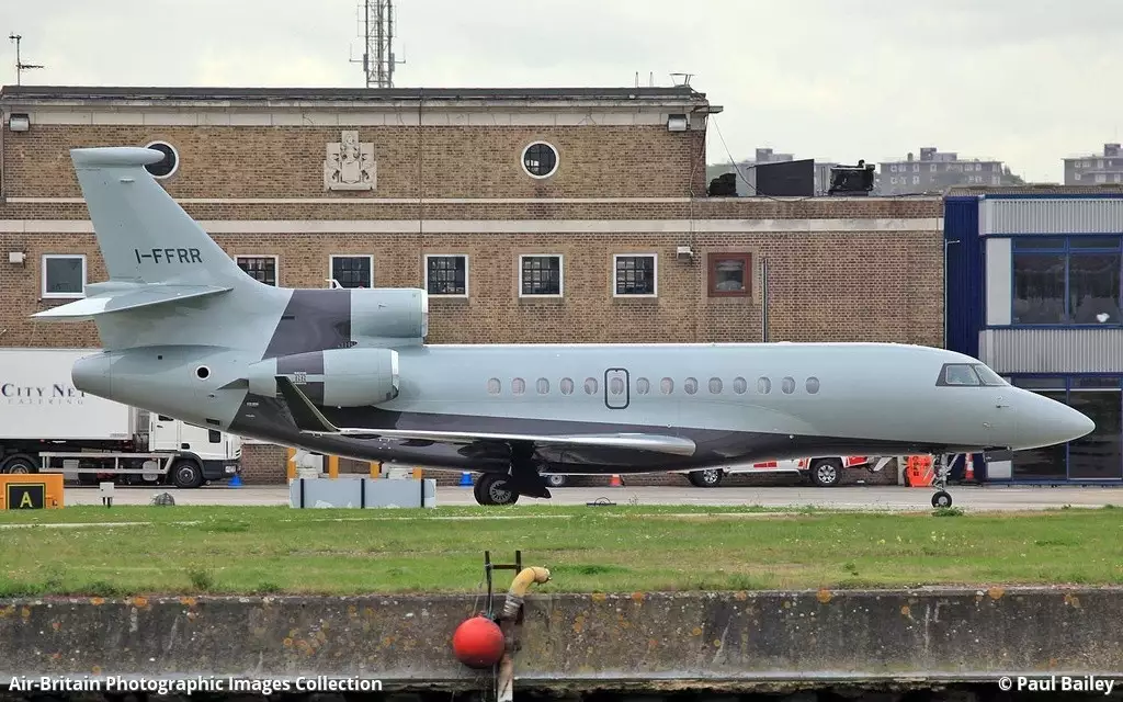 Частный самолет OE-LRR Dassault Falcon 7X Renzo Rosso