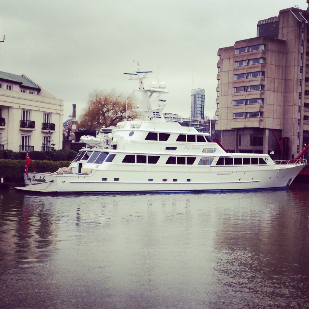 Yate LADY SANDALS • Feadship • 1985 • Propietario Gordon Butch Stewart