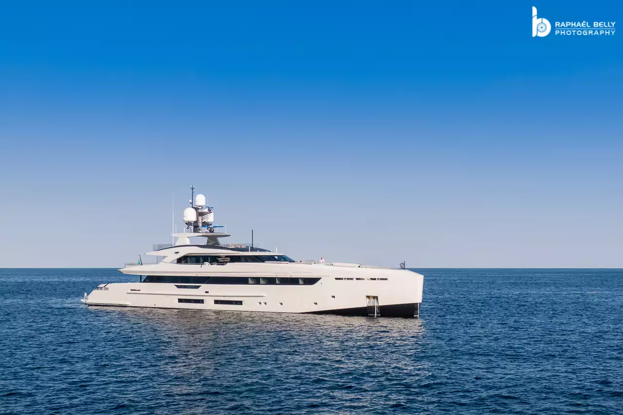 KINDA Yacht • Tankoa • 2022 • Proprietario Syrian Millionaire
