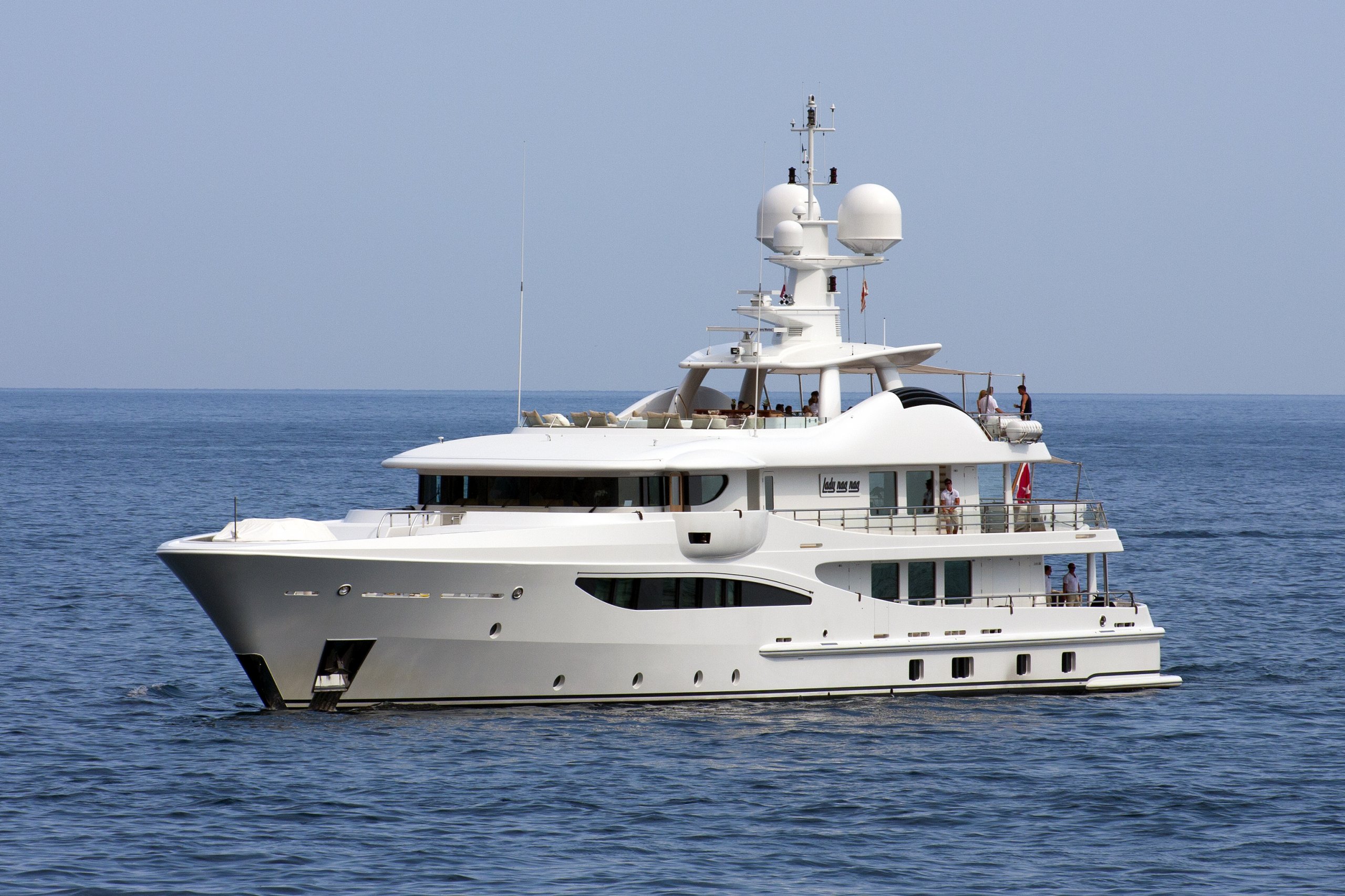 LADY BRAVE Yacht • Amels • 2008 • Propriétaire Renzo Rosso