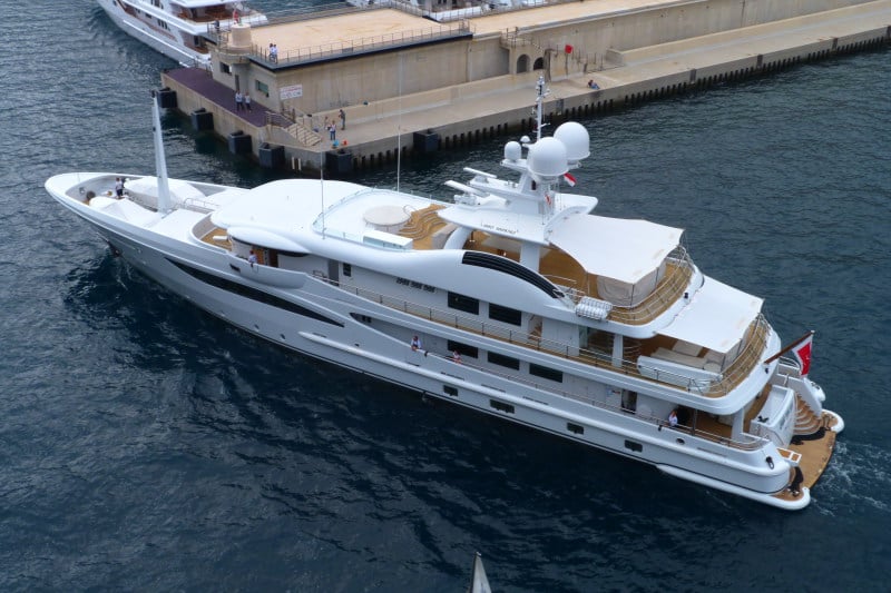 renzo rosso nuovo yacht