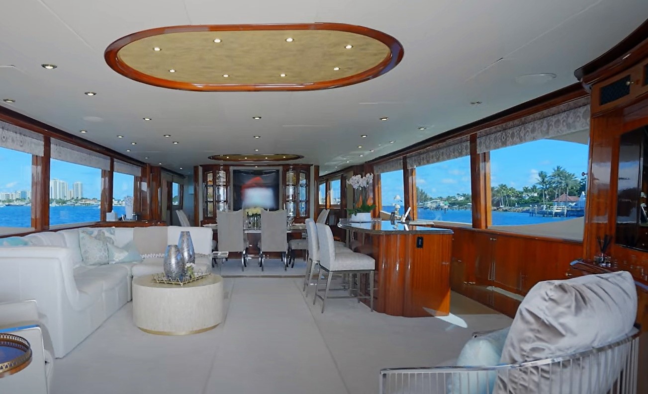 Lazzara Yacht HOPE FLOATS Interior