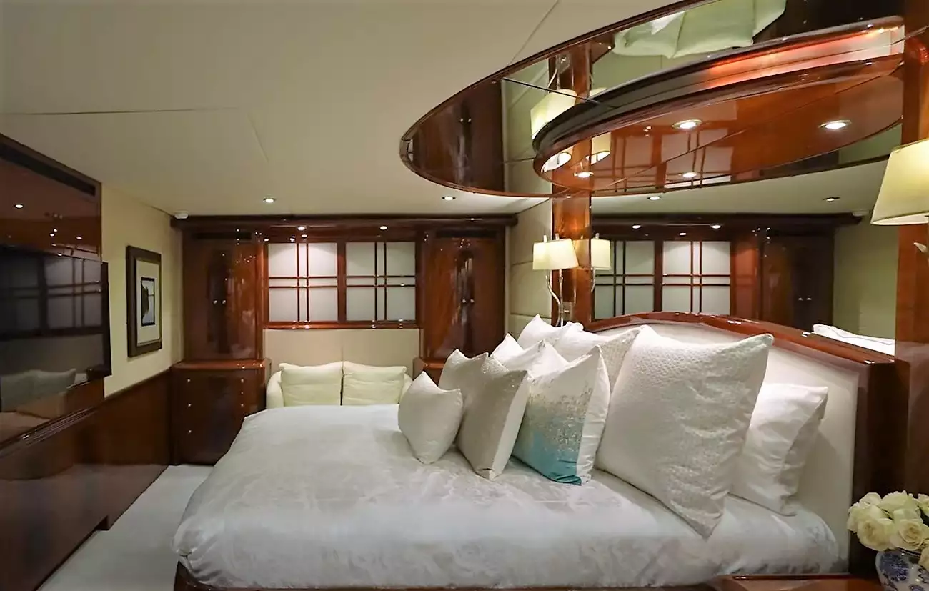 Intérieur du yacht Lazzara HOPE FLOATS