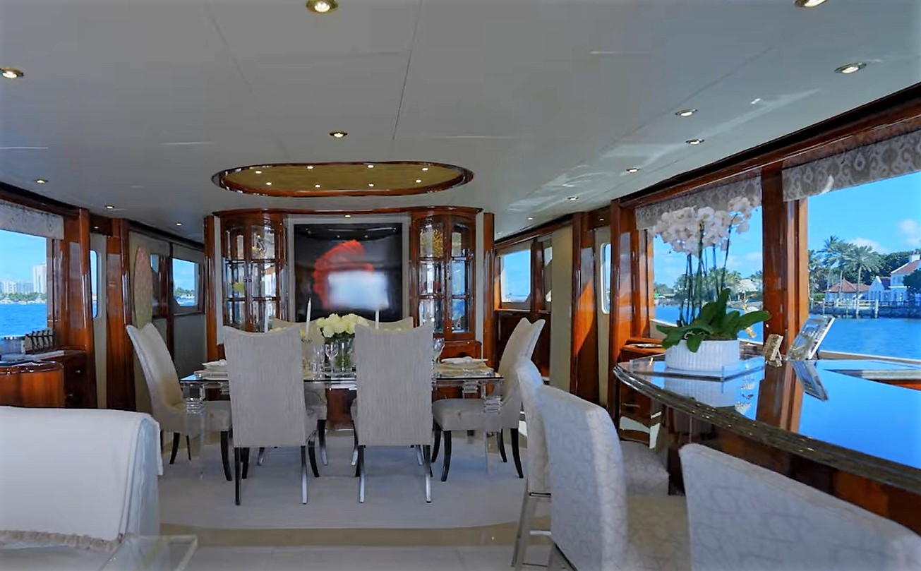 Intérieur du yacht Lazzara HOPE FLOATS