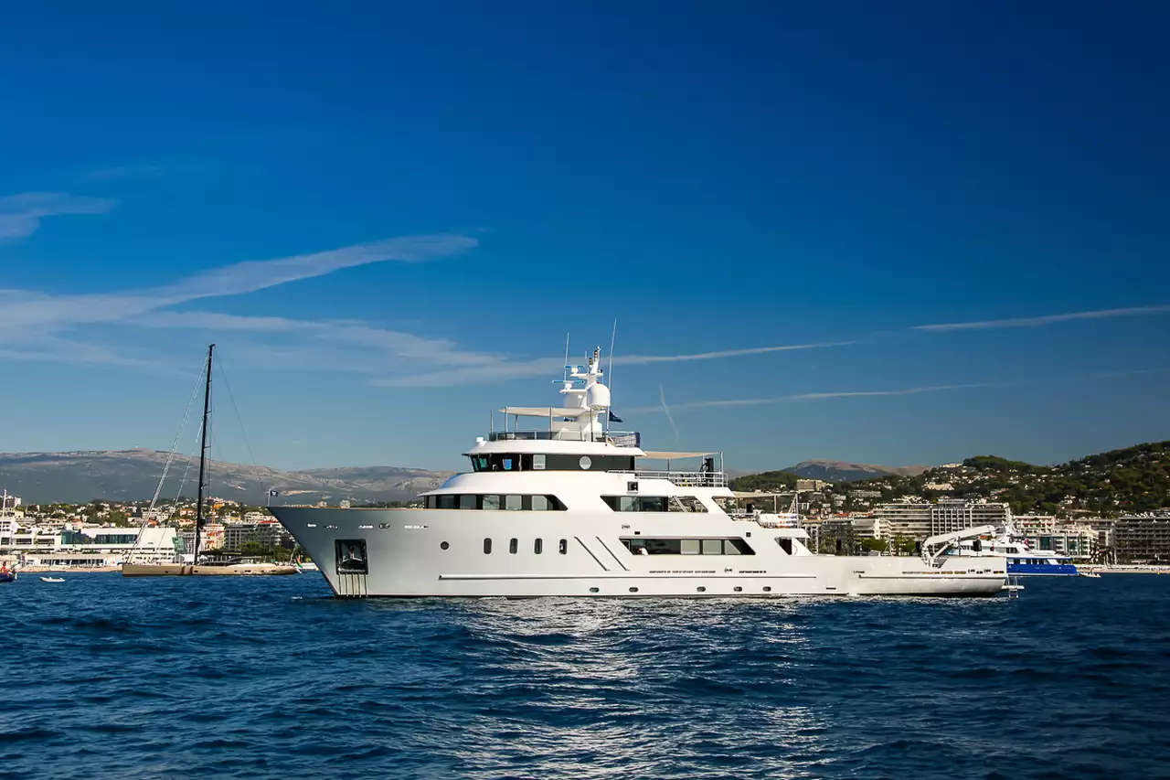 MASQUENADA Yacht • Penglai • 2007 • المالك Pier Luigi Loro Piana