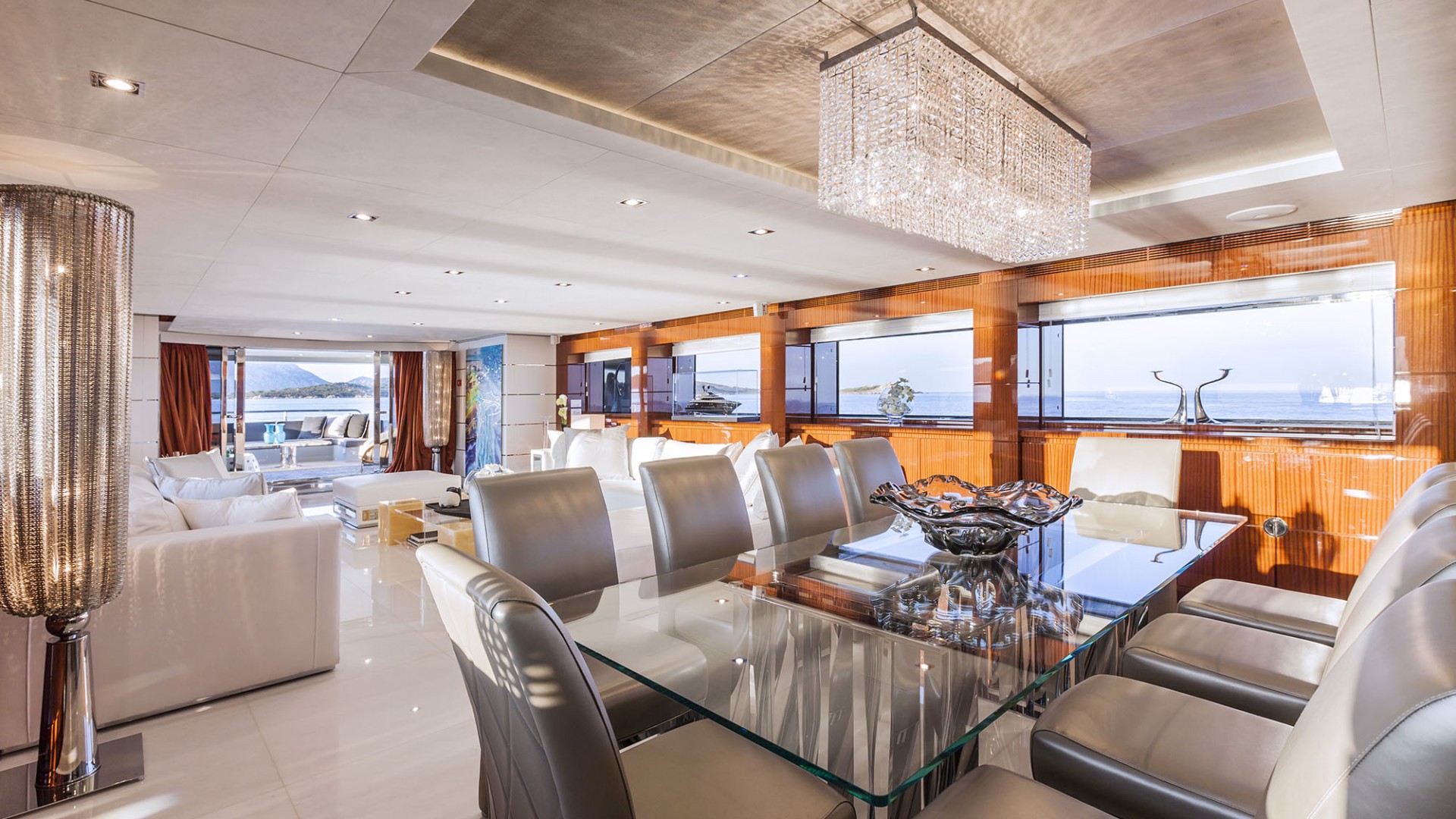 Yacht Mondomarine THE SHADOW Intérieur