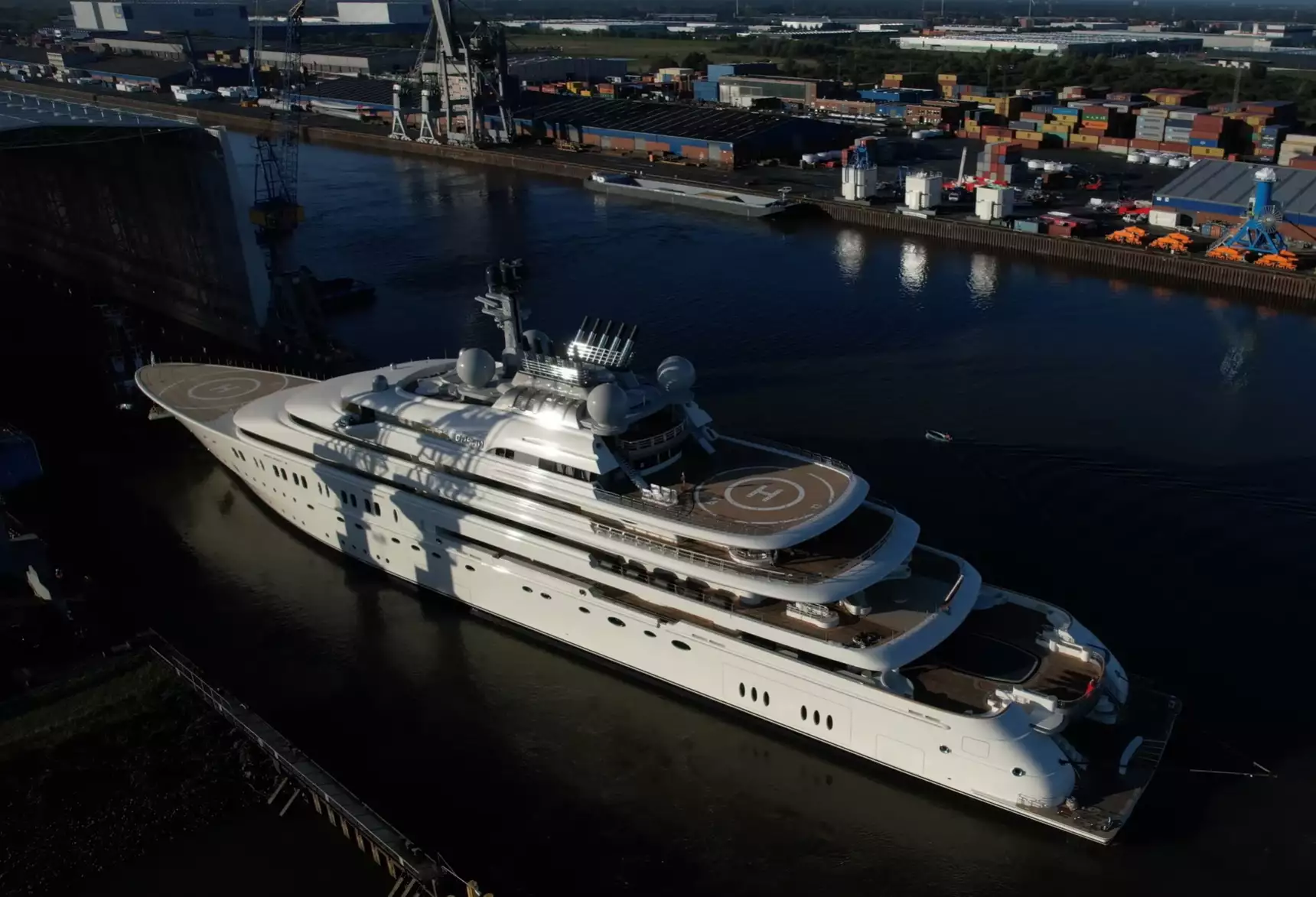 OPERA Yacht • Lurssen • 2022 • Propriétaire Abdullah bin Zayed Al Nahyan