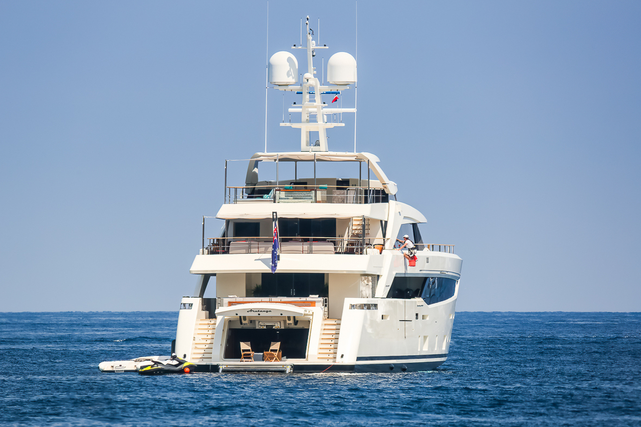 Yate SERENITY • Mondomarine • 2015 • Propietario Bahrainí Millonario