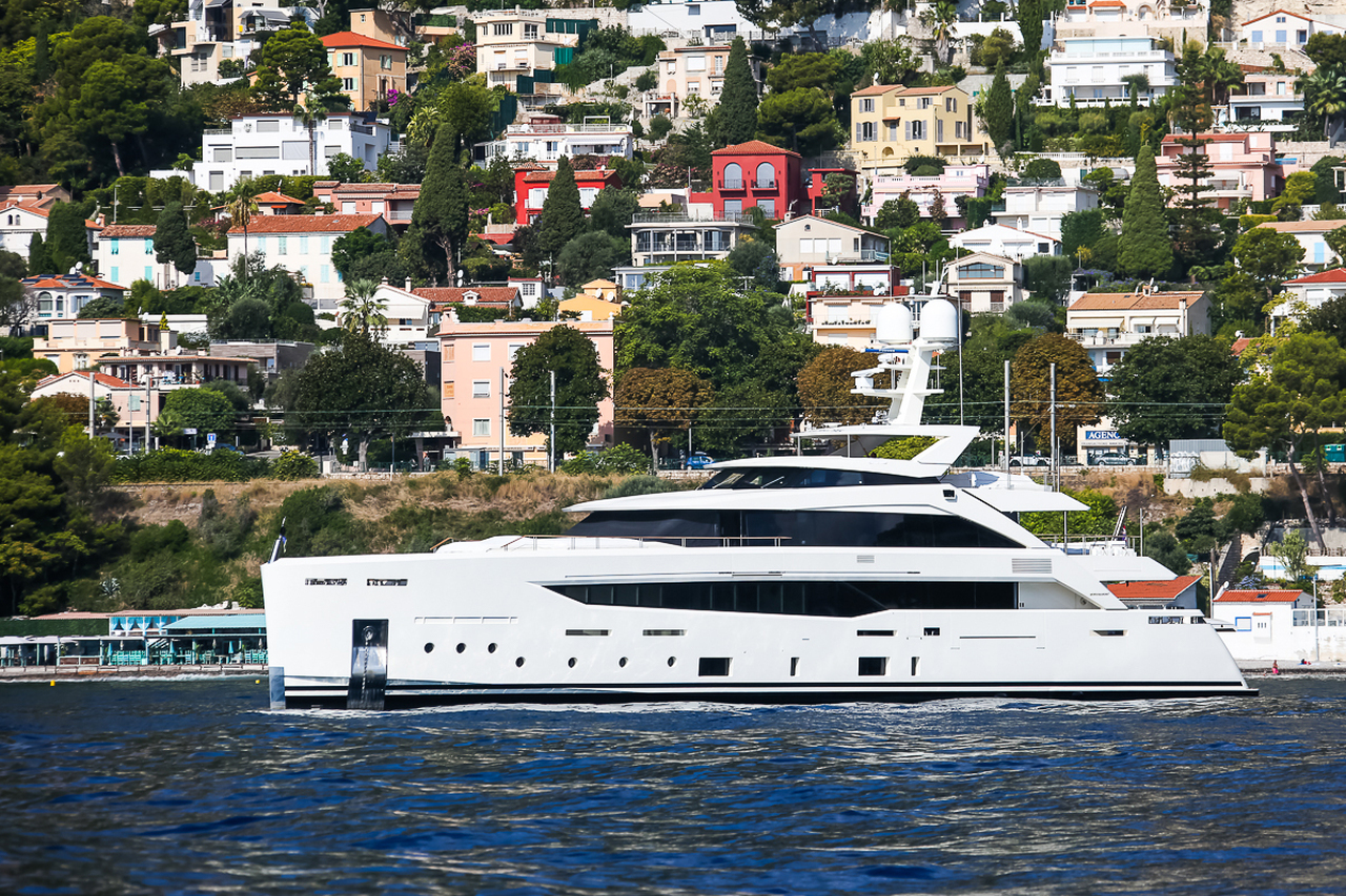 SERENITY Yacht • Mondomarine • 2015 • Sahibi Bahreyn Milyoneri