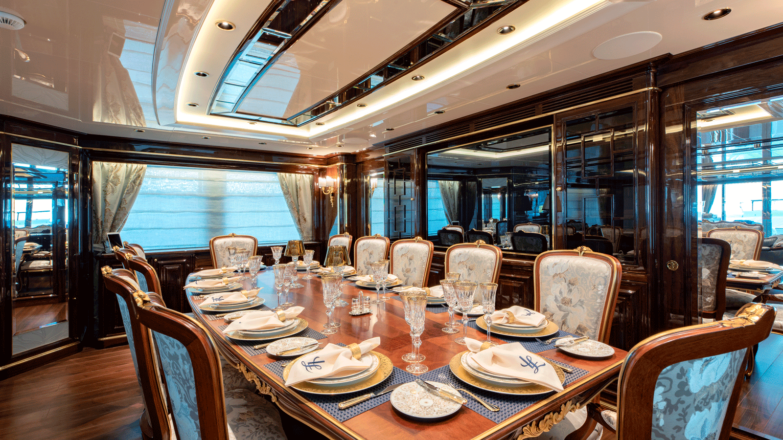 San Lorenzo yacht LADY LENA interior 