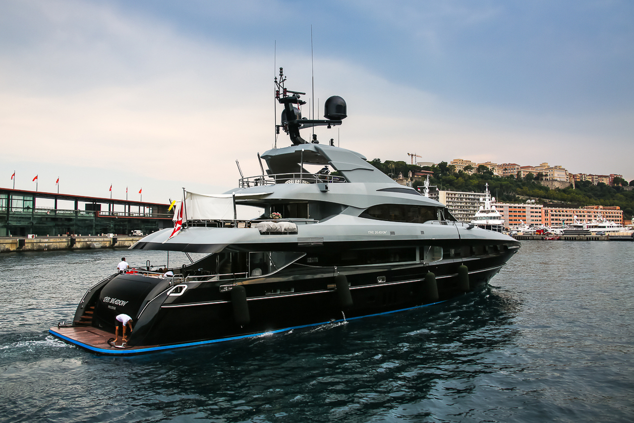 Yate THE SHADOW • Mondomarine • 2013 • Propietario Millonario europeo 