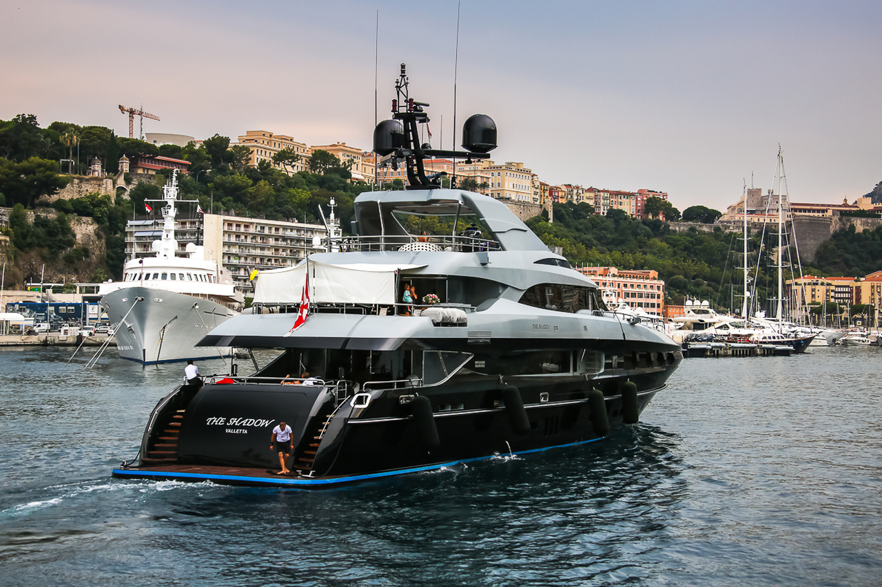 Yate THE SHADOW • Mondomarine • 2013 • Propietario Millonario europeo 