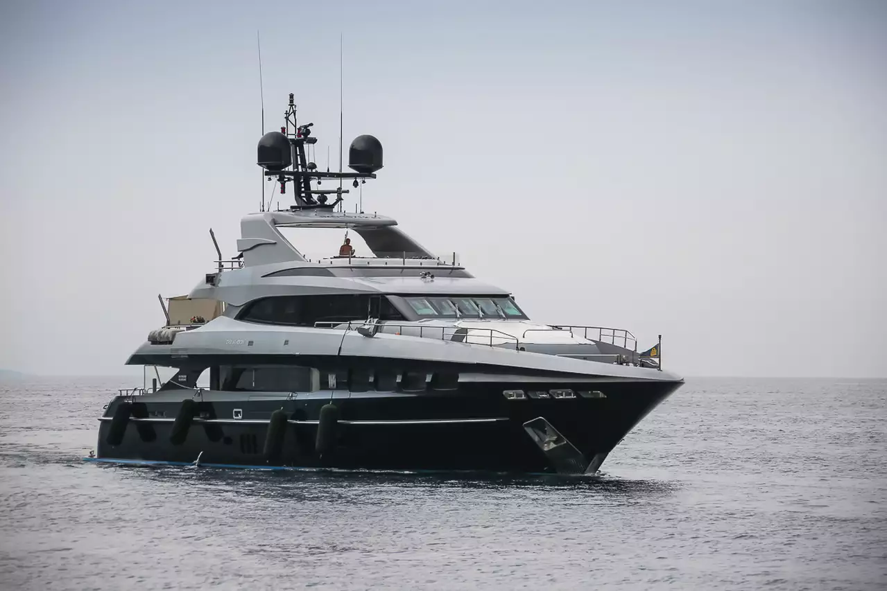 THE SHADOW Yacht • Mondomarine • 2013 • Eigenaar European Millionaire