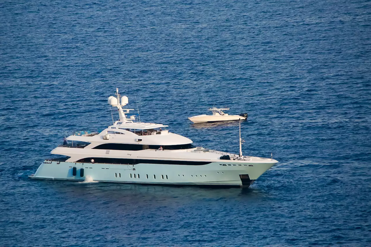 VERTIGO Yacht • Golden Yachts • 2007 • Eigentümer, Millionär mit Sitz in der Golfregion