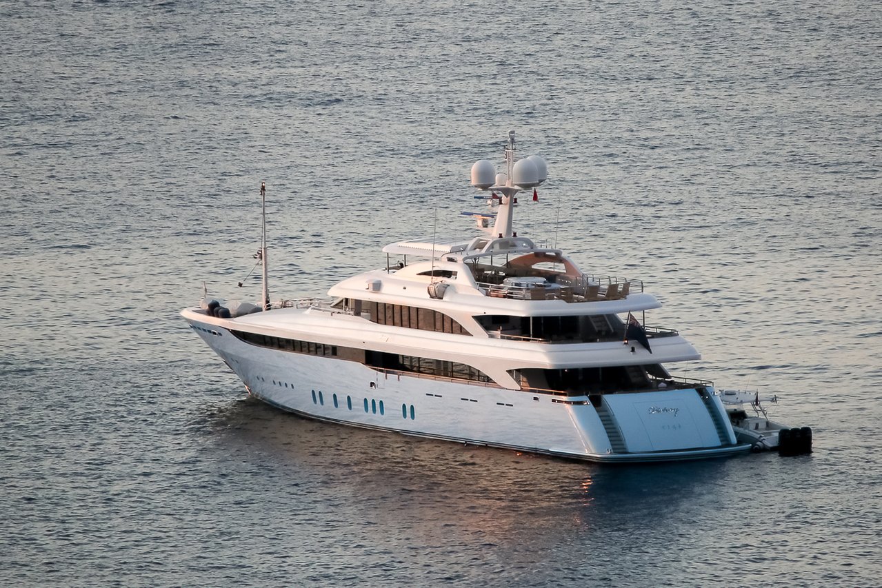 VERTIGO Yacht • Golden Yachts • 2007 • Owner Gulf Area based Millionaire