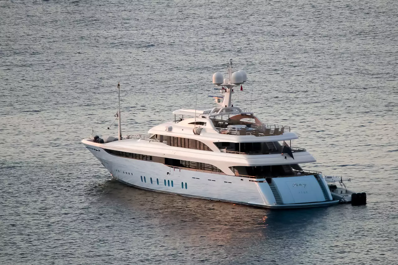 VERTIGO Yacht • Golden Yachts • 2007 • Proprietario Gulf Area based Millionaire