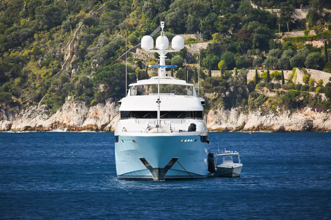 VERTIGO Yacht • Golden Yachts • 2007 • Proprietário milionário baseado na área do Golfo