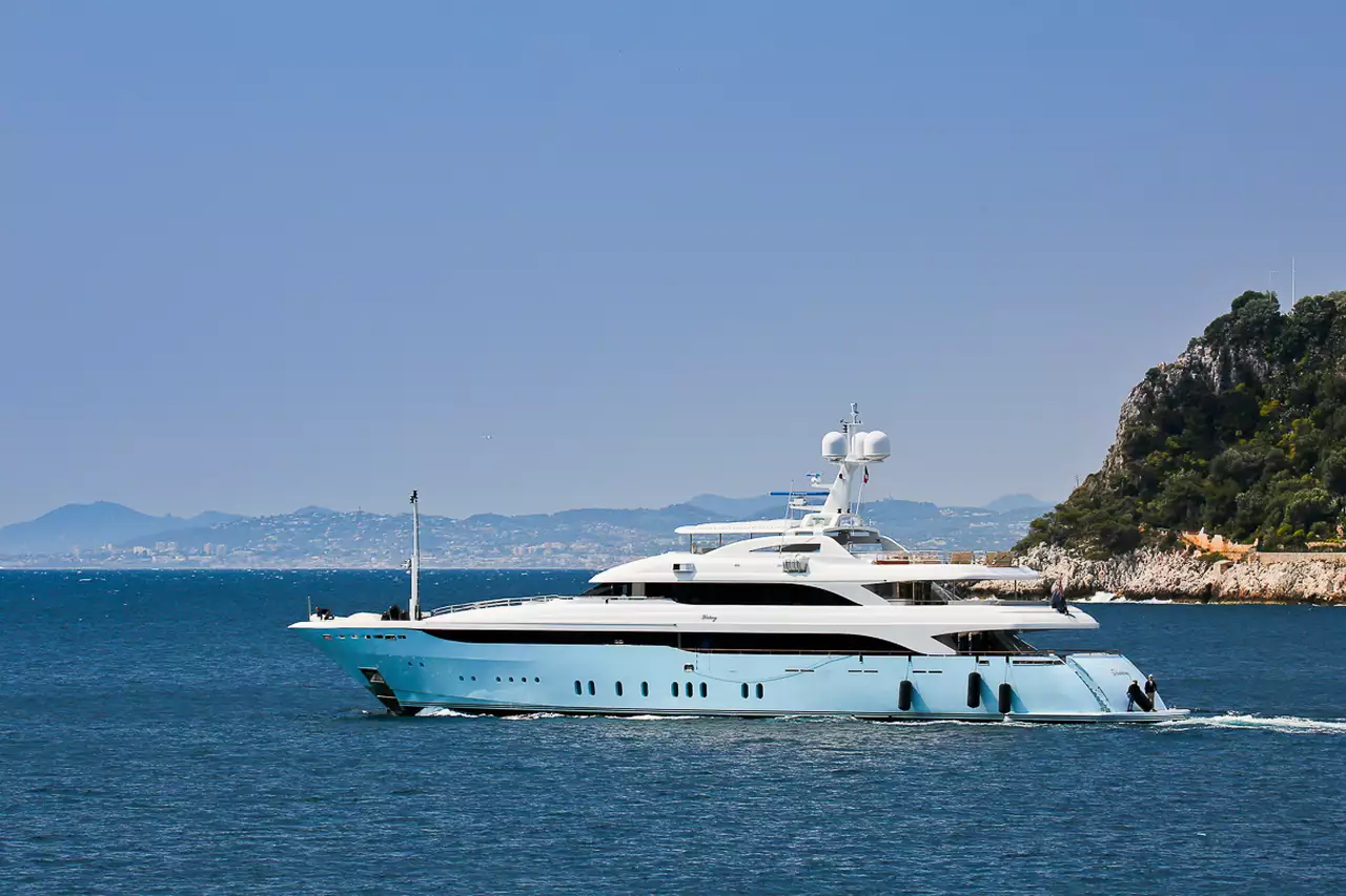 VERTIGO Yacht • Golden Yachts • 2007 • Owner Gulf Area based Millionaire