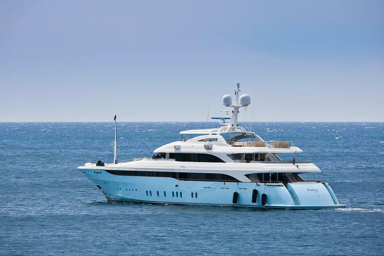 VERTIGO Yacht • Golden Yachts • 2007 • Propriétaire Millionnaire basé dans la région du Golfe