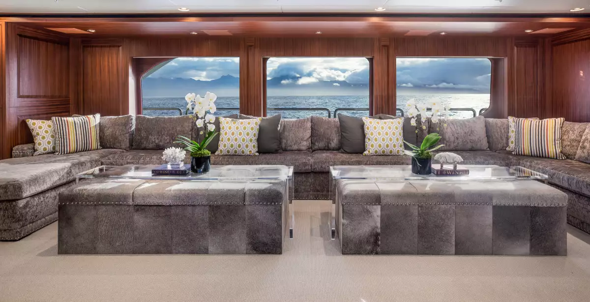 Intérieur du yacht ENDLESS SUMMER de Delta Marine