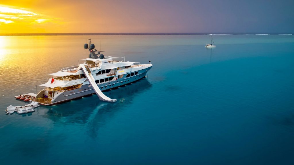 ENDLESS SUMMER Yacht • Jeffrey Hines 33M Superyacht • Delta Marine • 2017