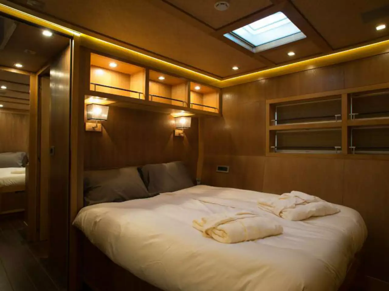 JFA catamaran yacht MASHUA BLUU interior