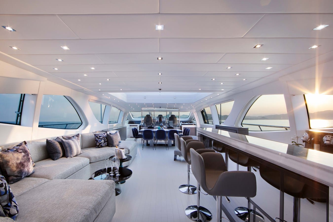 Interior del yate Mangusta 130 Veni Vidi Vici