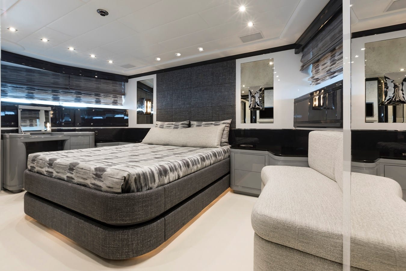 Mangusta 130 jacht Veni Vidi Vici interieur