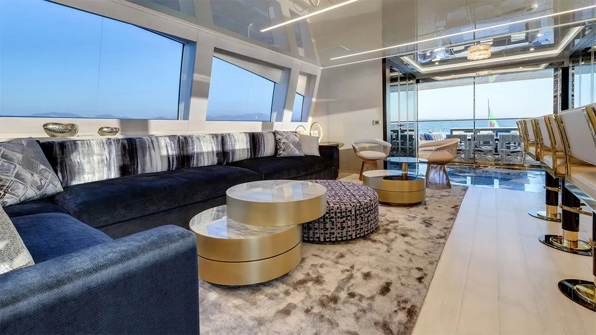 Overmarine yacht DA VINCI interior