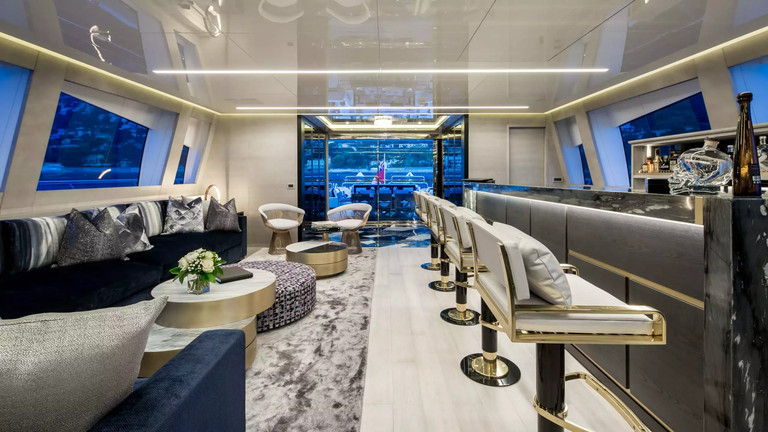 Overmarine yacht DA VINCI interior