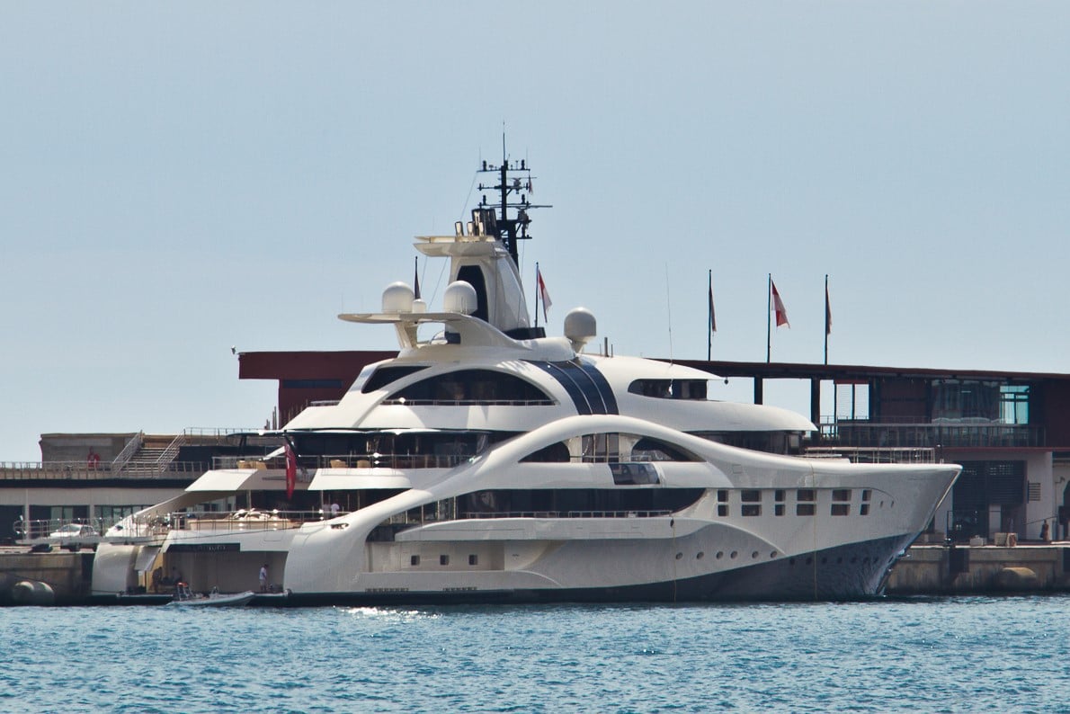 Attessa V Yacht • Blohm und Voss • 2010 • Wert $200M • Eigentümer Dennis Washington