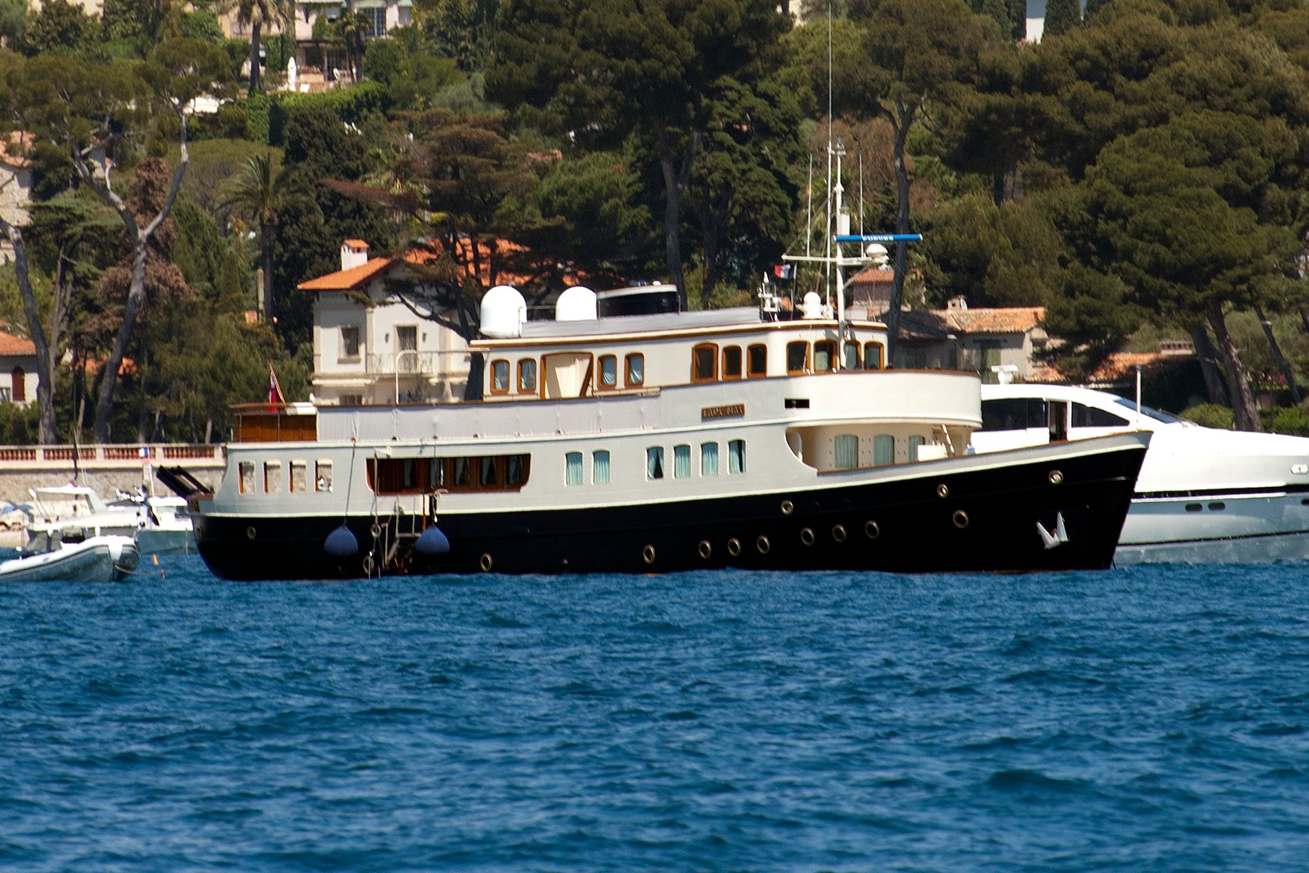 LADY MAY OF GLANDORE Yacht • Philip and Sons • 1929 • Owner Renzo Ross