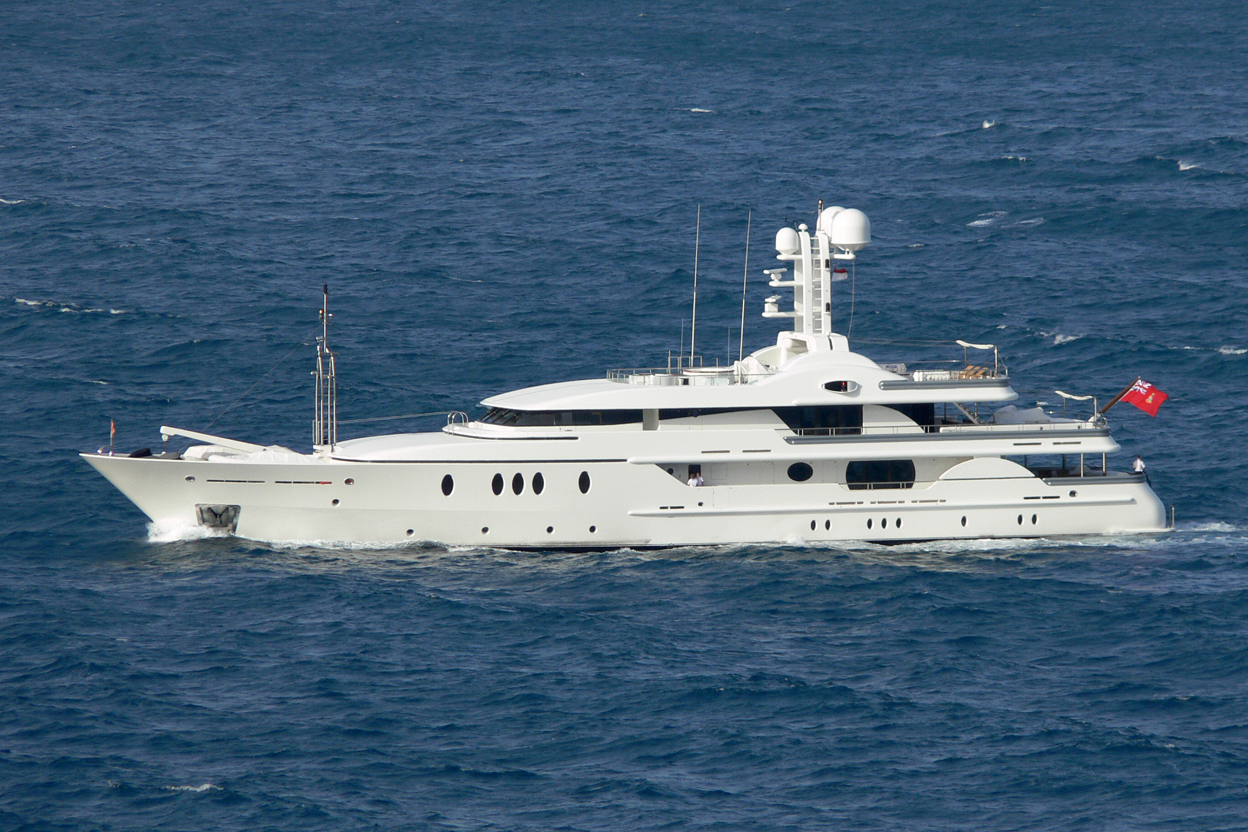 LIGHTNING Yacht • Amels • 2004 • Propriétaire Omar Al Futtaim 