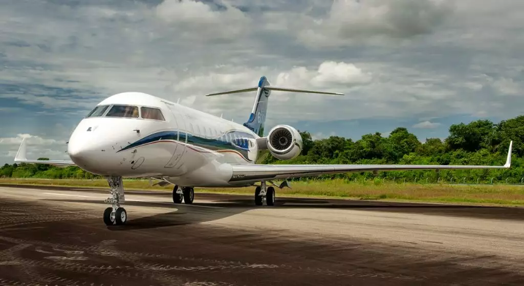 N500BF Bombardier Global 6000 طائرة خاصة بريان فرنسا