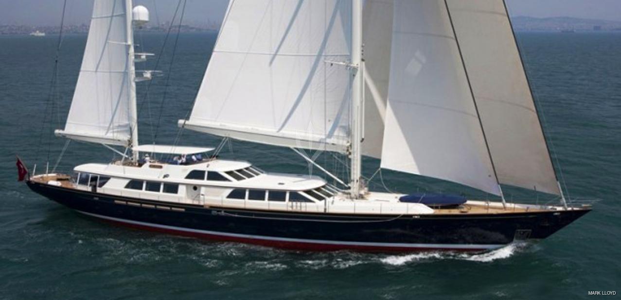 NAZENIN V Yacht - RMK Marine - 2009 - Propriétaire Mustafa Rahmi Koc