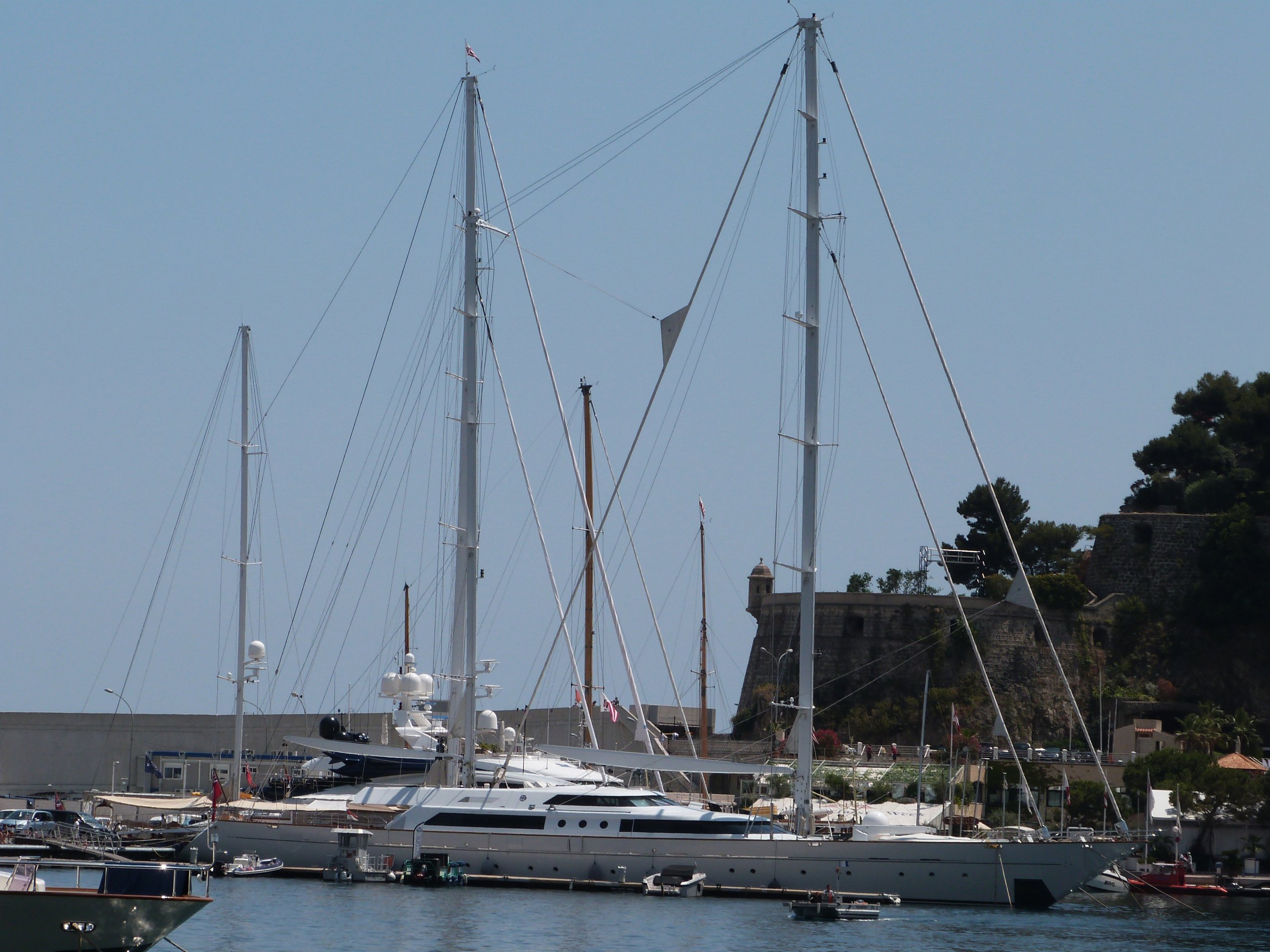 Yate TAOUEY • Perini Navi • 1994 • Propietario Jean-Claude Mimran