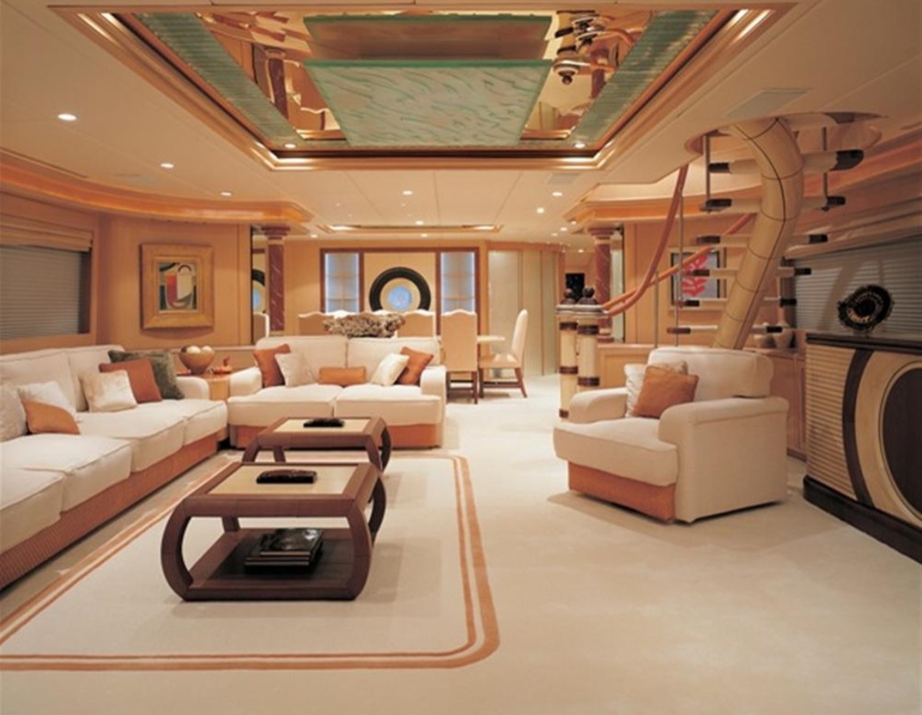 Interno della cattiva compagnia dello yacht Trinity