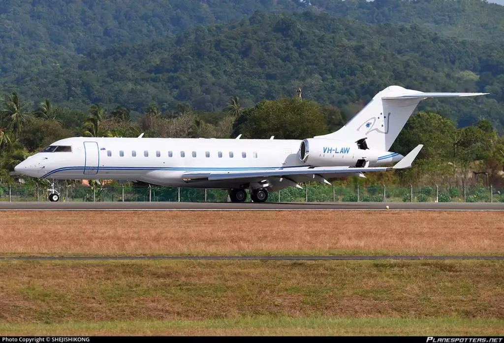 VH-LAW Bombardier Global XRS Lang Walker private jet