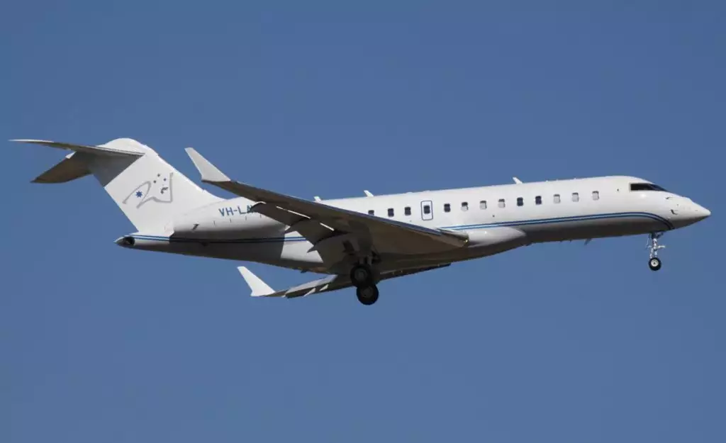 VH-LAW Bombardier Global XRS Lang Walker private jet