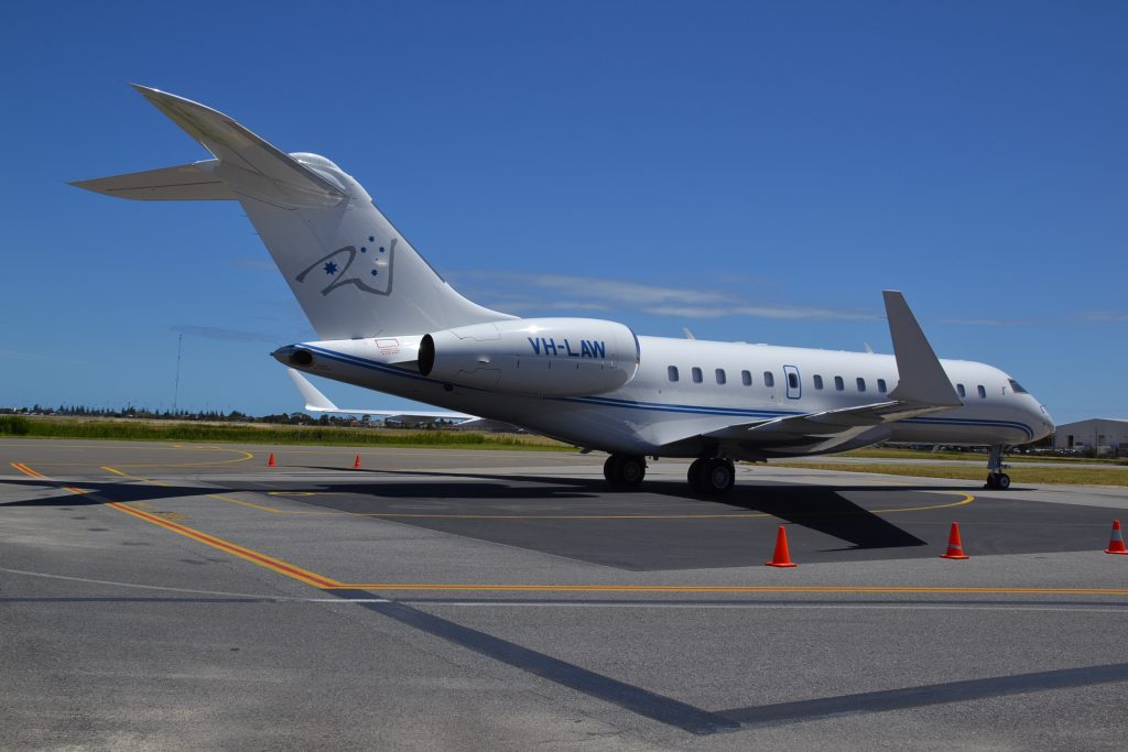 طائرة خاصة VH-LAW Bombardier Global XRS لانج ووكر