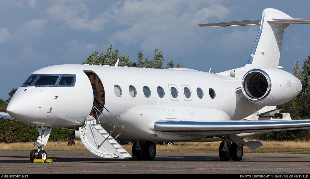 Avión privado N2E G650ER Evan Spiegel