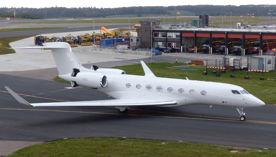 Avión privado N2E G650ER Evan Spiegel