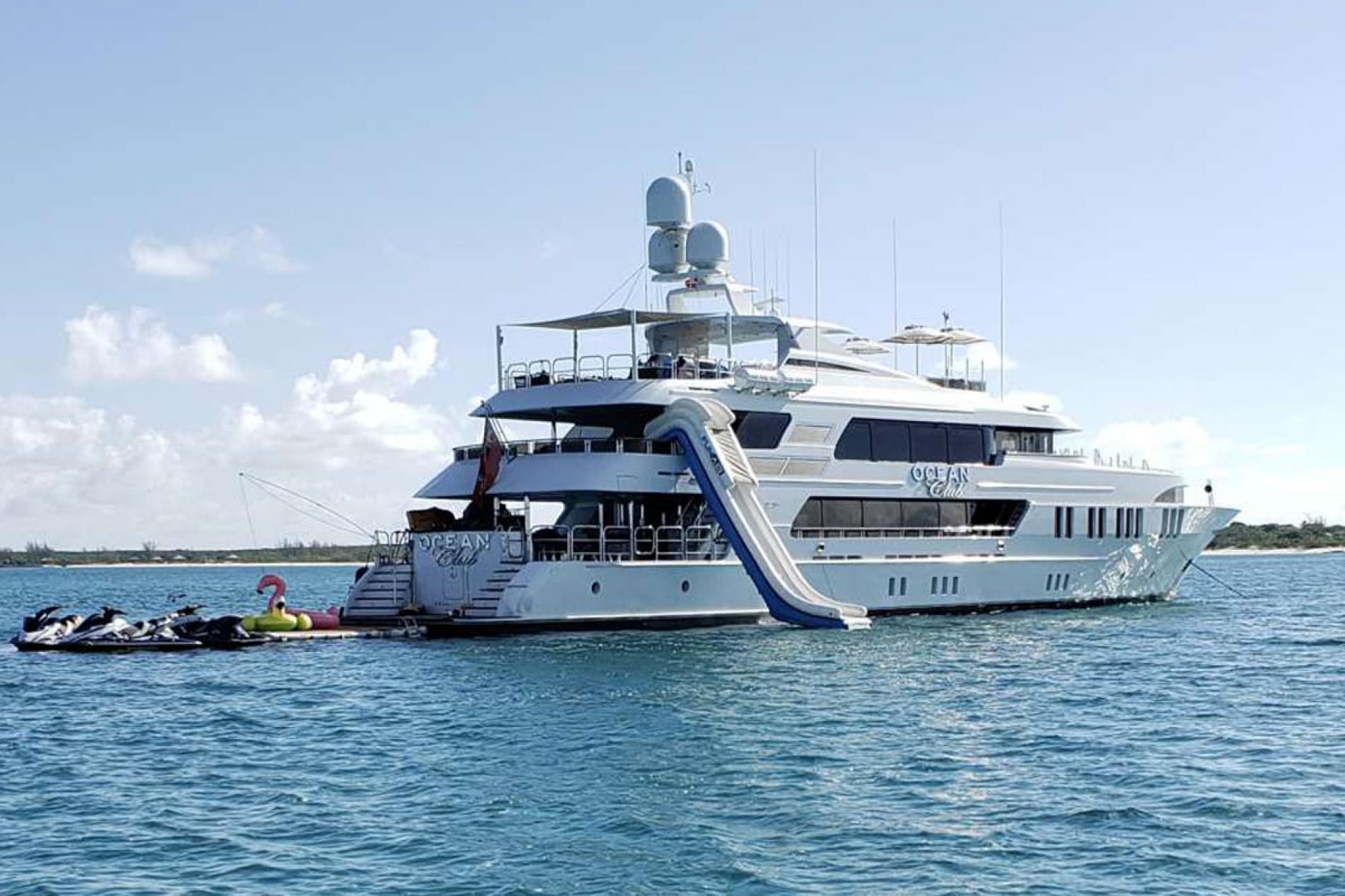 Yacht OCEAN CLUB • Trinity • 2009 • Proprietario Douglas Traina