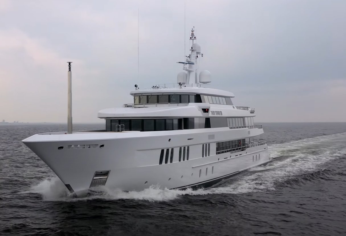 Terry Pegula’s TOP FIVE II Yacht • Hakvoort • 2021