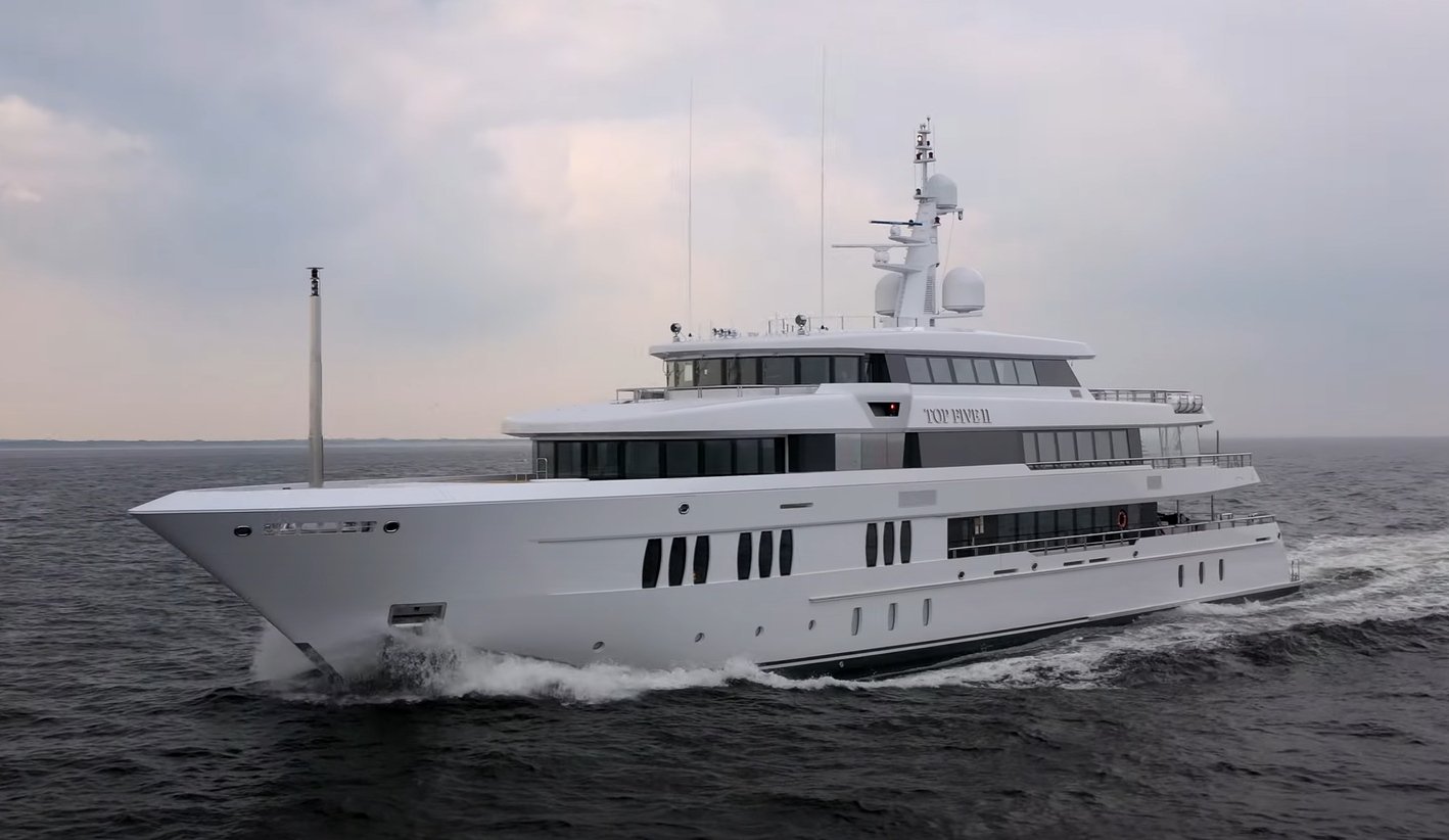 TOP FIVE II Yacht di Terry Pegula • Hakvoort • 2021