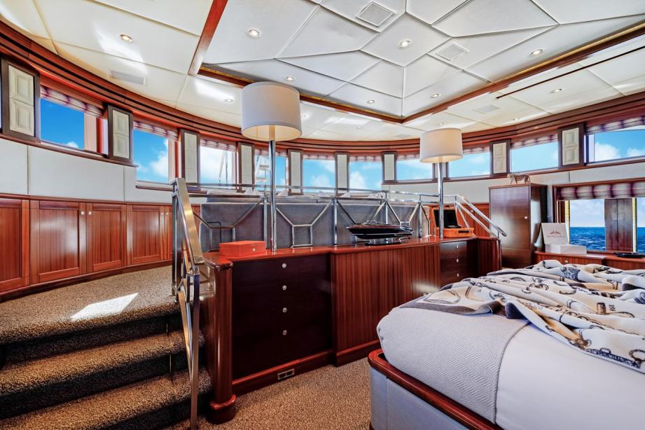 Trinity yacht OCEAN CLUB interior