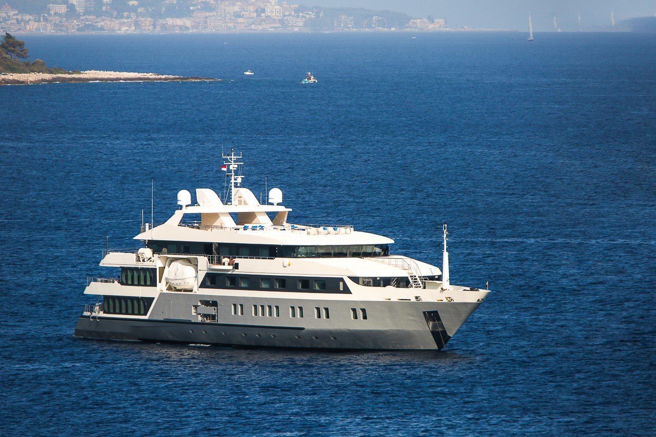 SERENITY Yat • Kheir Eddine El Jisir $50M Süper Yat • Austal • 2003