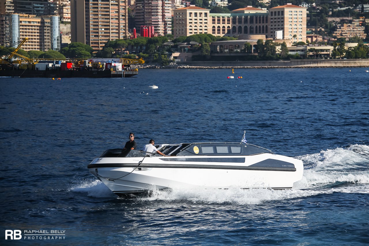 Tender To Serenity Yacht • Limousine • Konig