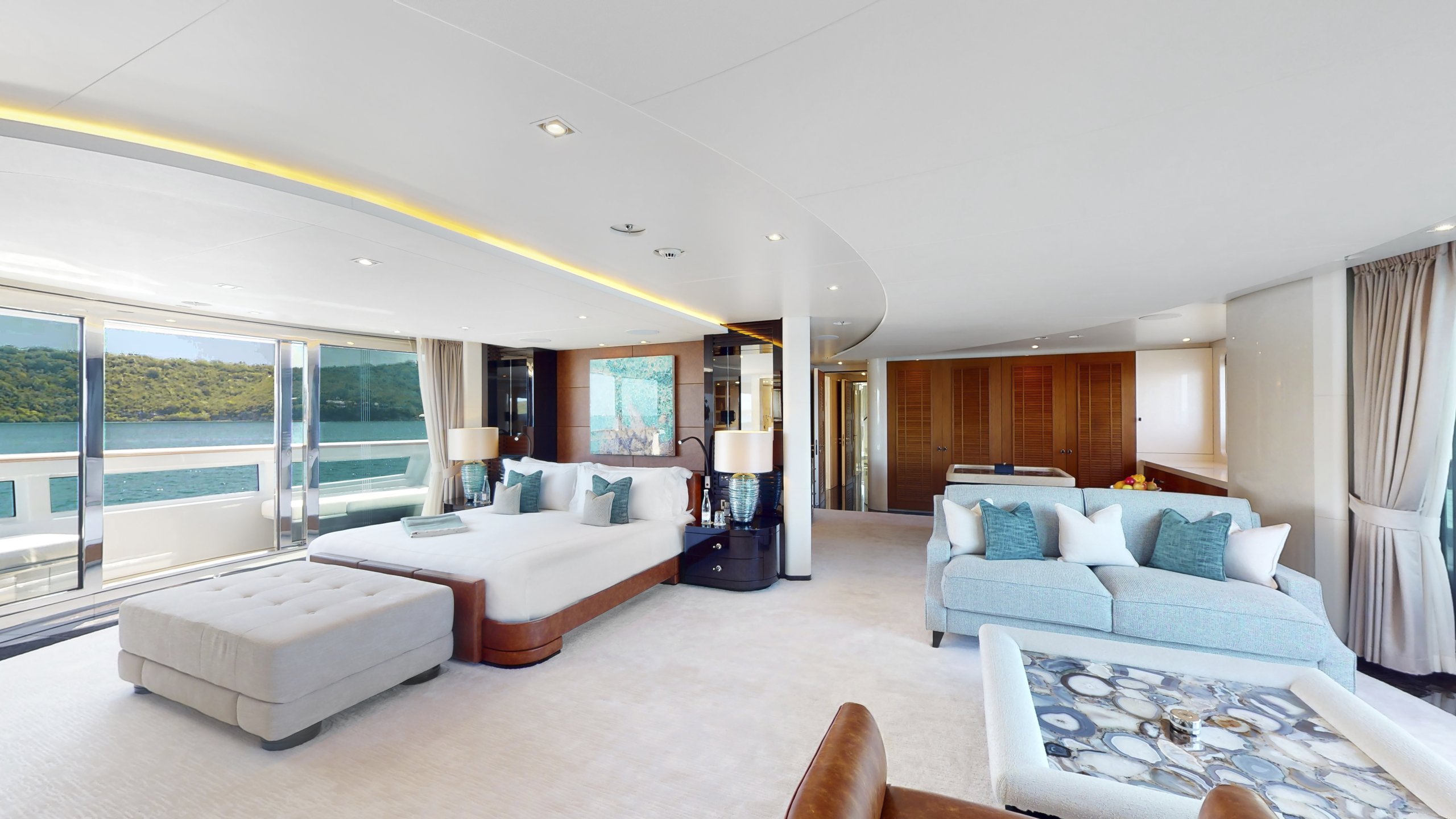 Heesen Yacht NACH IHNEN Interieur 